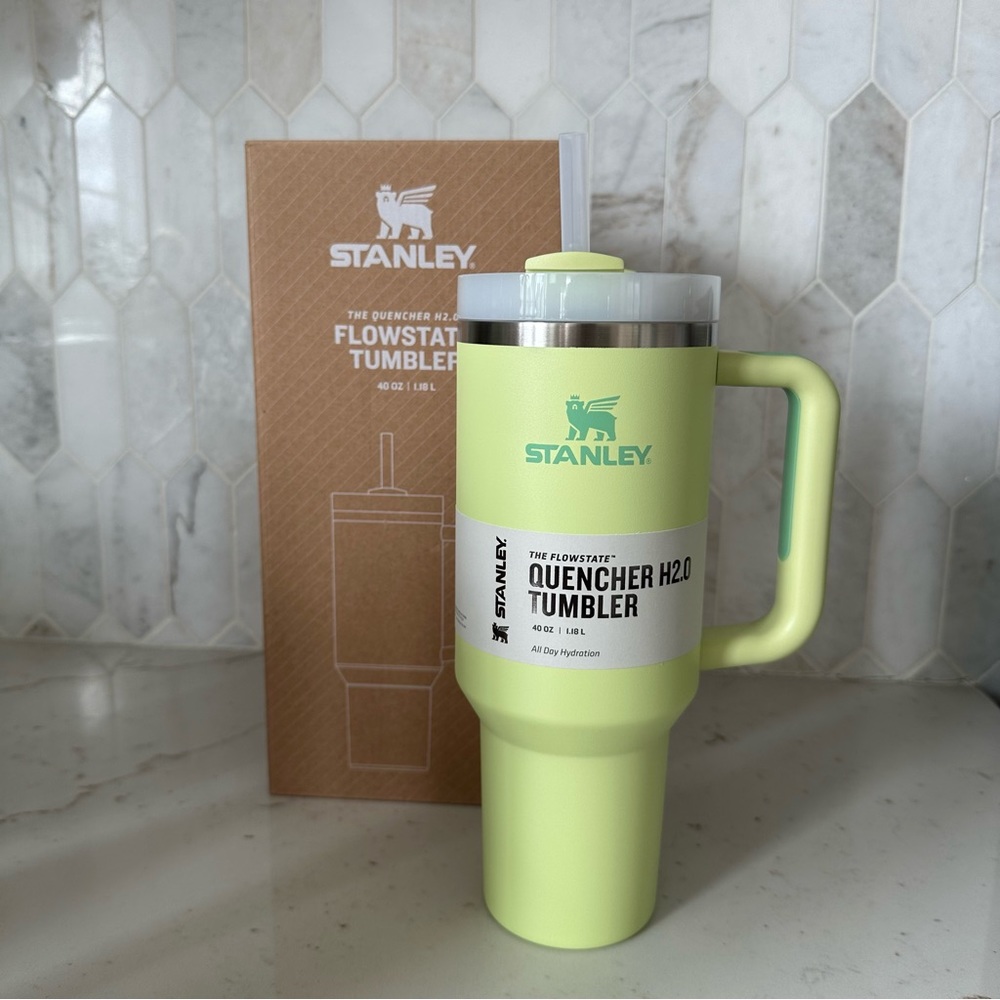 STANLEY QUENCHER H2.0 FLOWSTATE 40oz Tumbler in Citron- NIB